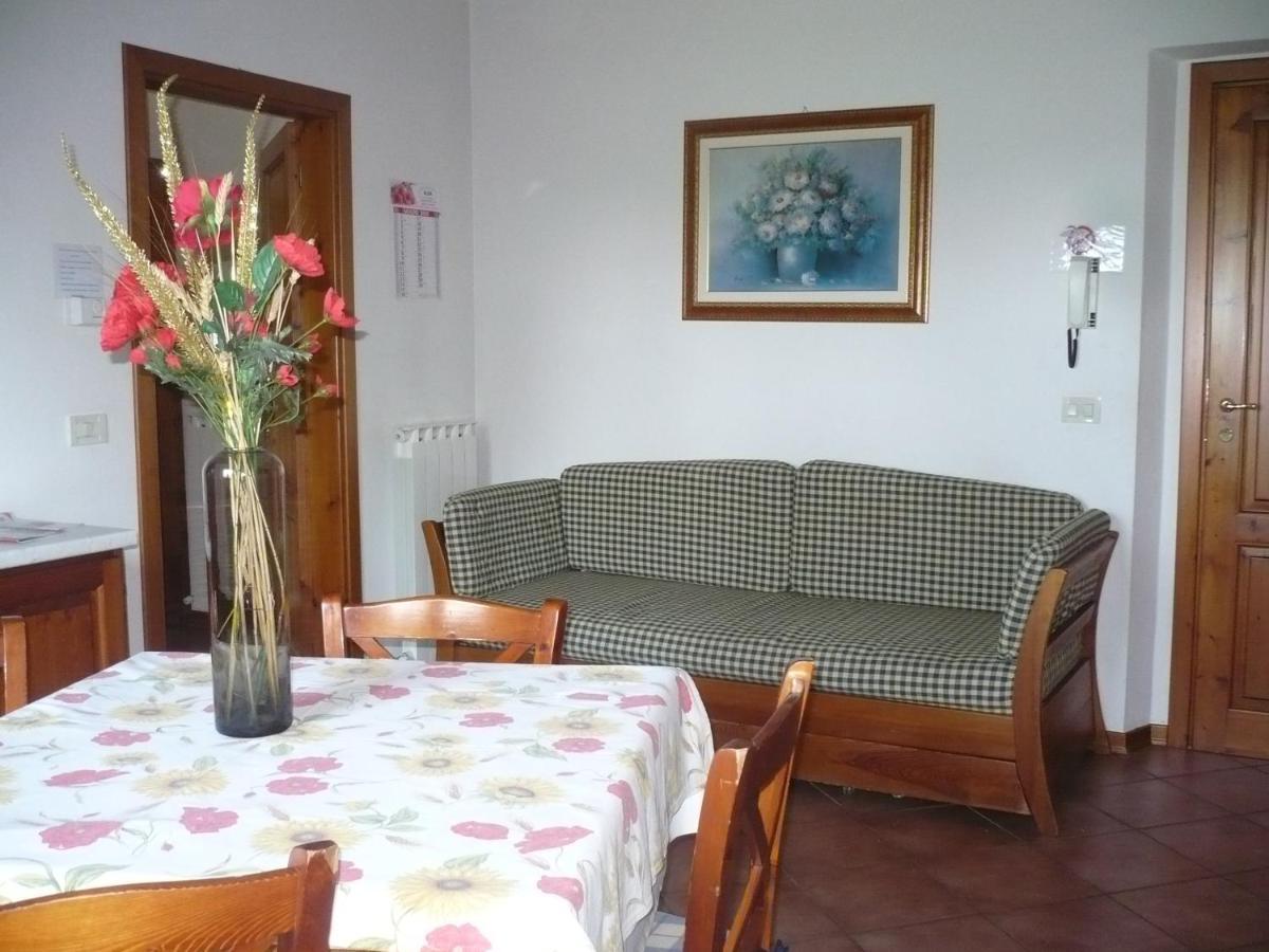Agriturismo La Ripa Villa เรกเจลโล ภายนอก รูปภาพ